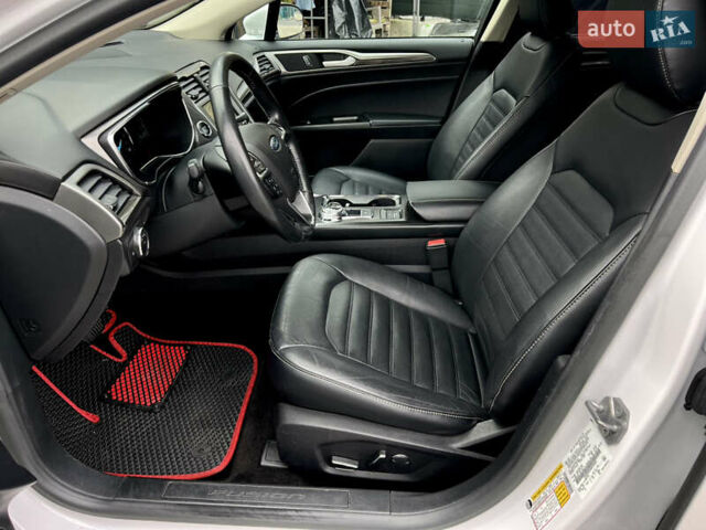 Білий Форд Фьюжен, об'ємом двигуна 2 л та пробігом 112 тис. км за 15900 $, фото 6 на Automoto.ua