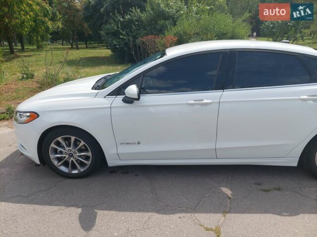 Белый Форд Фьюжн, объемом двигателя 2 л и пробегом 126 тыс. км за 15000 $, фото 27 на Automoto.ua