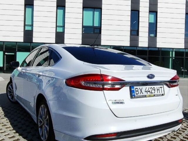 Белый Форд Фьюжн, объемом двигателя 2 л и пробегом 159 тыс. км за 14900 $, фото 6 на Automoto.ua
