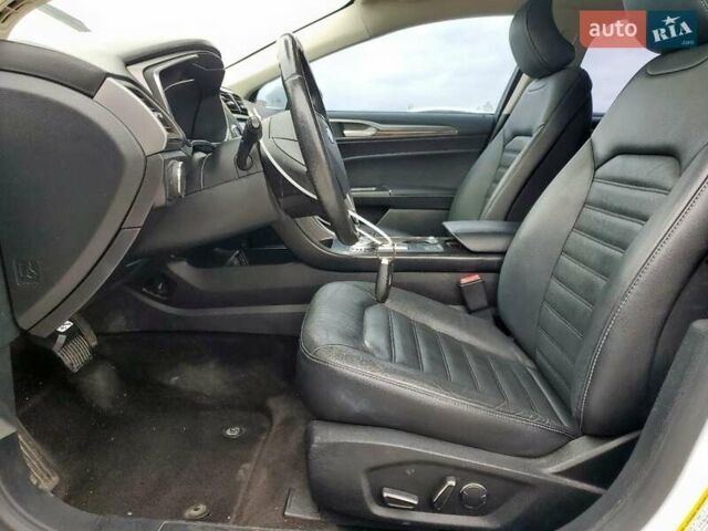 Білий Форд Фьюжен, об'ємом двигуна 2 л та пробігом 132 тис. км за 2500 $, фото 6 на Automoto.ua