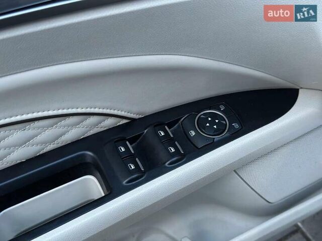 Білий Форд Фьюжен, об'ємом двигуна 2 л та пробігом 120 тис. км за 15440 $, фото 18 на Automoto.ua