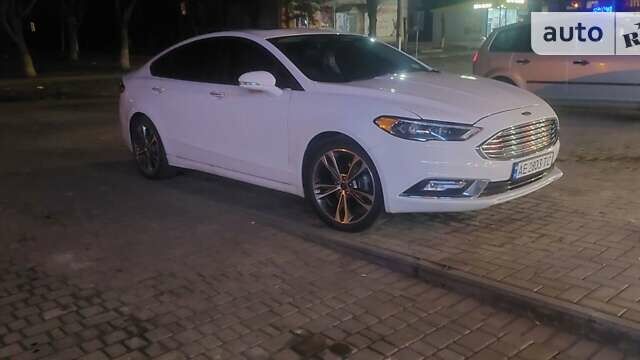 Білий Форд Фьюжен, об'ємом двигуна 2 л та пробігом 113 тис. км за 13700 $, фото 5 на Automoto.ua