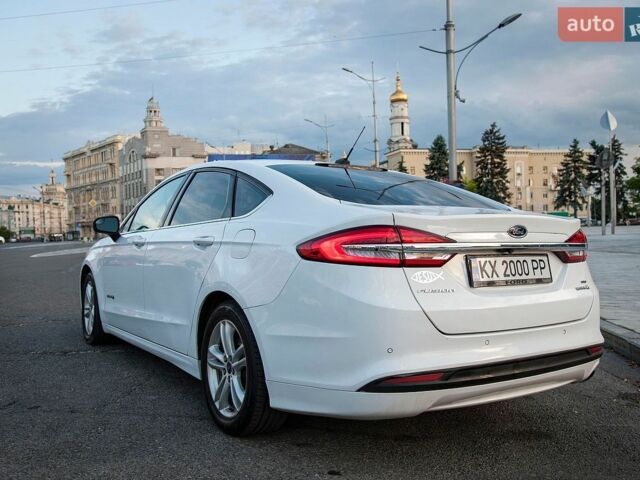 Білий Форд Фьюжен, об'ємом двигуна 2 л та пробігом 149 тис. км за 14100 $, фото 8 на Automoto.ua