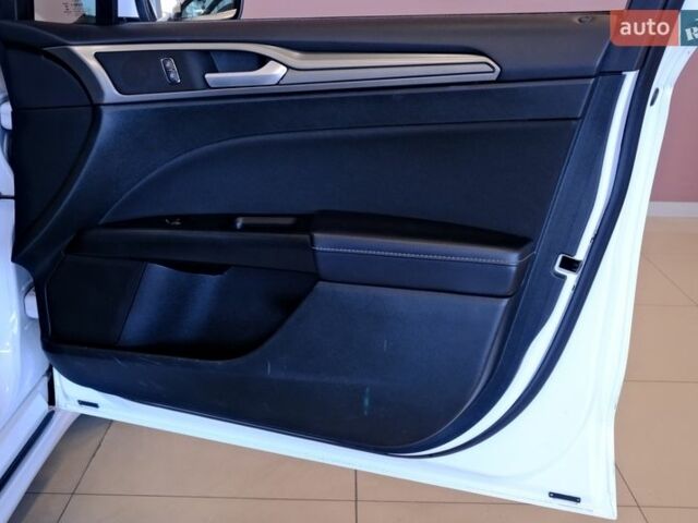 Білий Форд Фьюжен, об'ємом двигуна 2 л та пробігом 176 тис. км за 14500 $, фото 35 на Automoto.ua