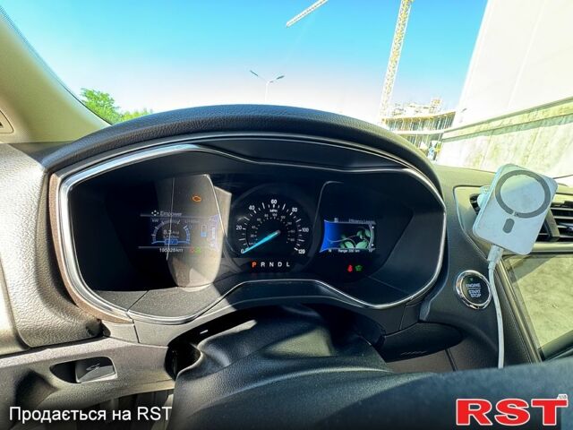 Білий Форд Фьюжен, об'ємом двигуна 2 л та пробігом 196 тис. км за 12500 $, фото 10 на Automoto.ua
