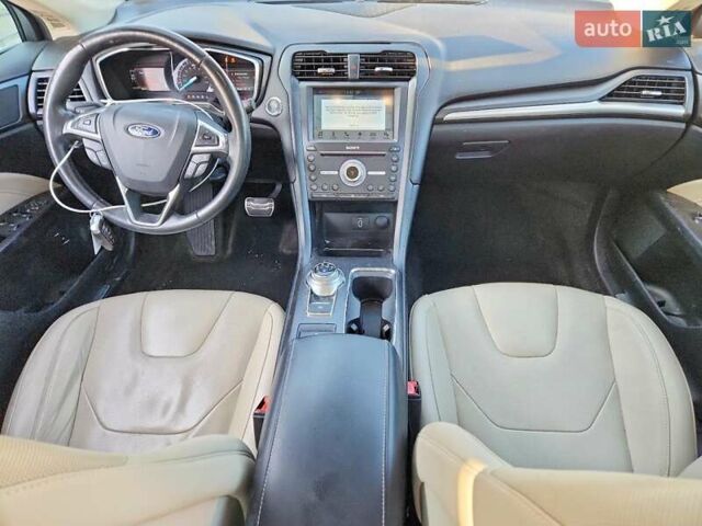 Белый Форд Фьюжн, объемом двигателя 2 л и пробегом 66 тыс. км за 2000 $, фото 7 на Automoto.ua