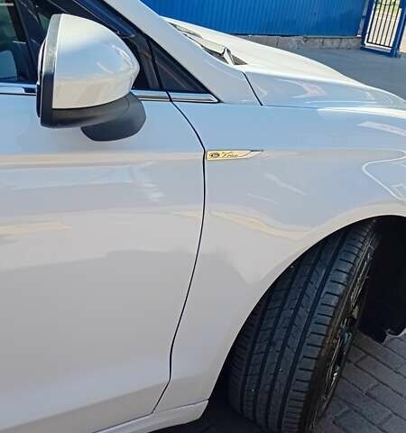 Білий Форд Фьюжен, об'ємом двигуна 1.5 л та пробігом 70 тис. км за 14000 $, фото 11 на Automoto.ua