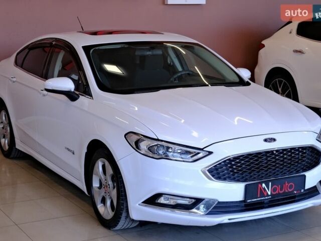 Білий Форд Фьюжен, об'ємом двигуна 2 л та пробігом 176 тис. км за 14500 $, фото 3 на Automoto.ua
