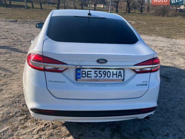 Белый Форд Фьюжн, объемом двигателя 2 л и пробегом 190 тыс. км за 12500 $, фото 3 на Automoto.ua