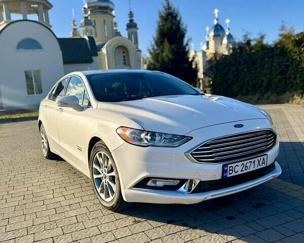 Белый Форд Фьюжн, объемом двигателя 2 л и пробегом 110 тыс. км за 14000 $, фото 1 на Automoto.ua