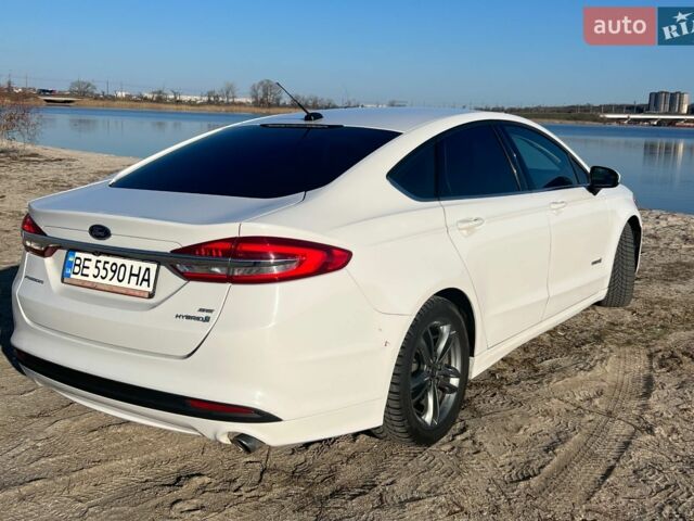 Белый Форд Фьюжн, объемом двигателя 2 л и пробегом 190 тыс. км за 12500 $, фото 2 на Automoto.ua