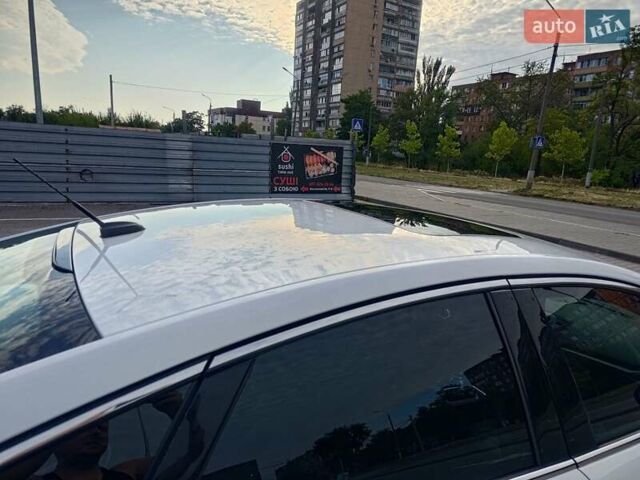 Форд Фьюжн 2017 в Кривом Роге на Automoto.ua Белый Форд Фьюжн, объемом двигателя 2 л и пробегом 97 тыс. км за 15800 $, фото 10 на Automoto.ua