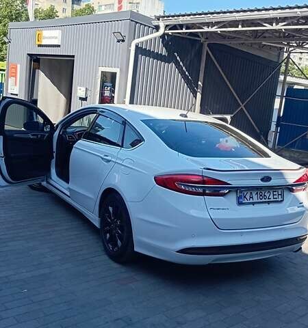 Білий Форд Фьюжен, об'ємом двигуна 1.5 л та пробігом 70 тис. км за 14000 $, фото 4 на Automoto.ua