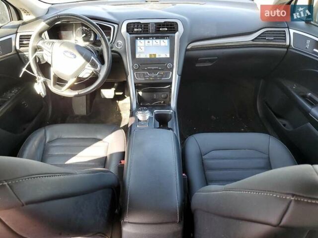 Белый Форд Фьюжн, объемом двигателя 2 л и пробегом 67 тыс. км за 2600 $, фото 7 на Automoto.ua