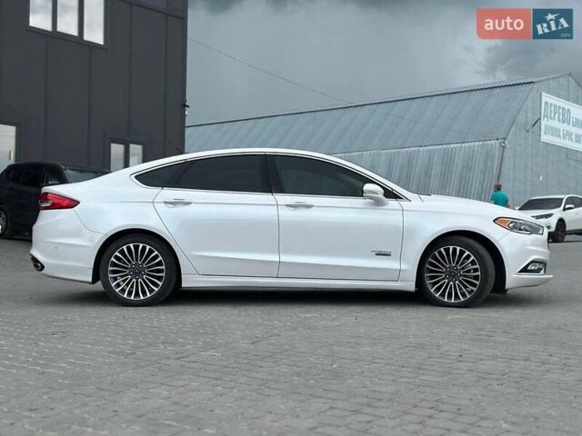 Белый Форд Фьюжн, объемом двигателя 2 л и пробегом 65 тыс. км за 17290 $, фото 10 на Automoto.ua