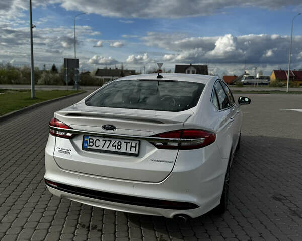 Білий Форд Фьюжен, об'ємом двигуна 2 л та пробігом 170 тис. км за 17555 $, фото 3 на Automoto.ua