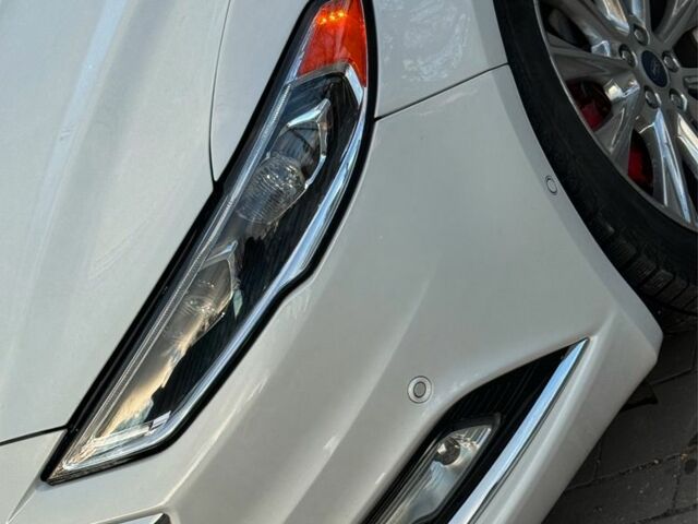 Белый Форд Фьюжн, объемом двигателя 2 л и пробегом 141 тыс. км за 12900 $, фото 4 на Automoto.ua