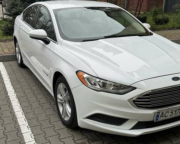 Белый Форд Фьюжн, объемом двигателя 2 л и пробегом 142 тыс. км за 14000 $, фото 1 на Automoto.ua