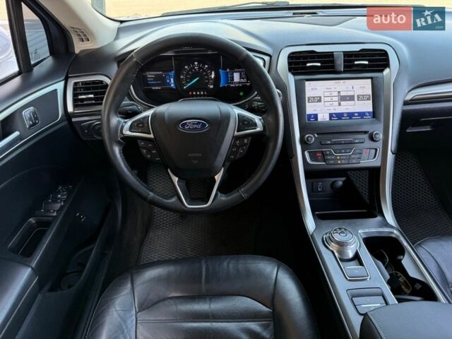 Белый Форд Фьюжн, объемом двигателя 2 л и пробегом 182 тыс. км за 15650 $, фото 26 на Automoto.ua