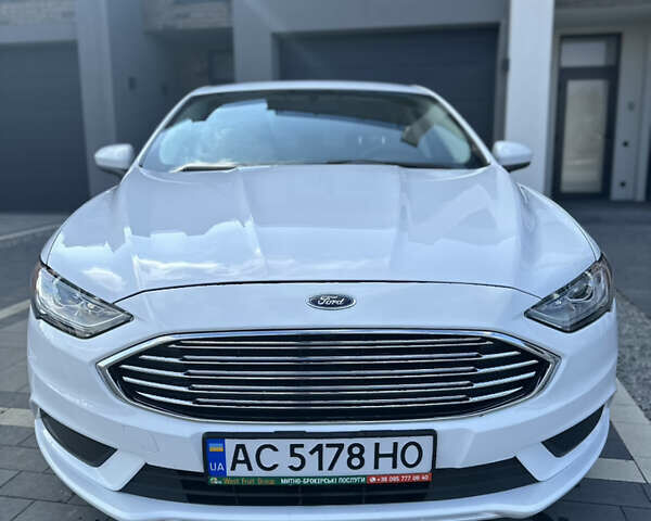 Белый Форд Фьюжн, объемом двигателя 2 л и пробегом 145 тыс. км за 13300 $, фото 4 на Automoto.ua