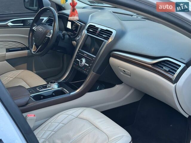 Белый Форд Фьюжн, объемом двигателя 2 л и пробегом 120 тыс. км за 13400 $, фото 17 на Automoto.ua