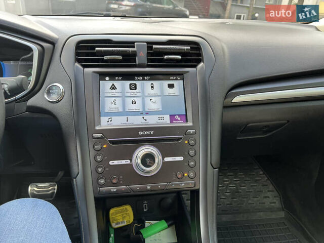 Білий Форд Фьюжен, об'ємом двигуна 2 л та пробігом 183 тис. км за 14500 $, фото 21 на Automoto.ua