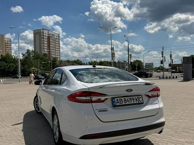 Білий Форд Фьюжен, об'ємом двигуна 2 л та пробігом 98 тис. км за 17500 $, фото 7 на Automoto.ua