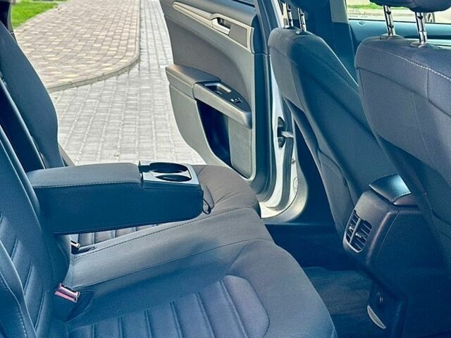 Білий Форд Фьюжен, об'ємом двигуна 2 л та пробігом 168 тис. км за 13000 $, фото 13 на Automoto.ua