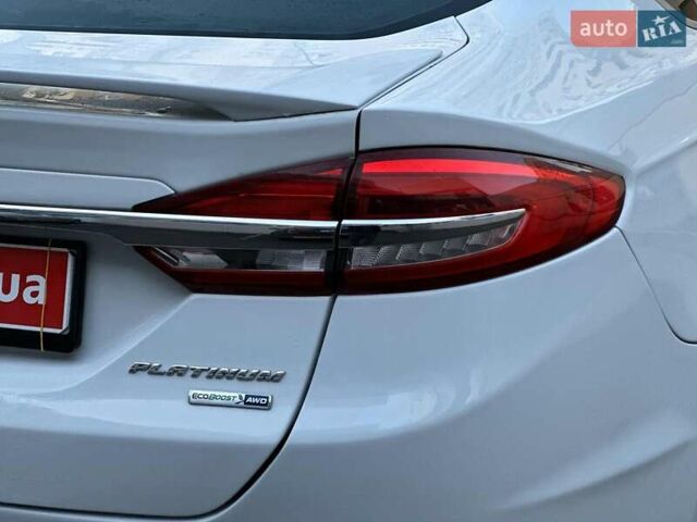 Білий Форд Фьюжен, об'ємом двигуна 2 л та пробігом 120 тис. км за 15440 $, фото 5 на Automoto.ua