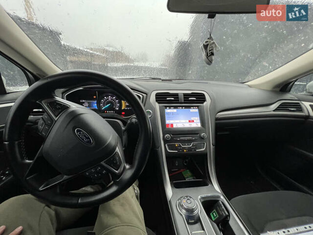 Белый Форд Фьюжн, объемом двигателя 2.5 л и пробегом 175 тыс. км за 10500 $, фото 20 на Automoto.ua