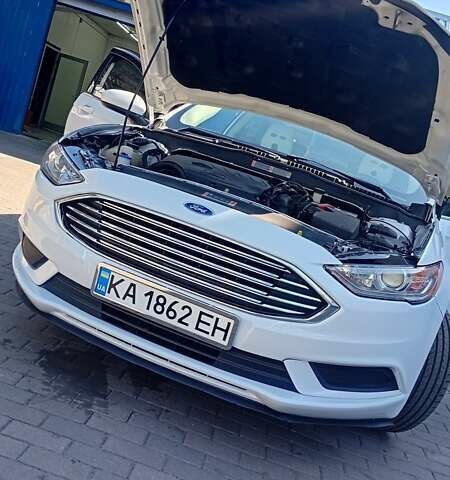 Білий Форд Фьюжен, об'ємом двигуна 1.5 л та пробігом 70 тис. км за 14000 $, фото 8 на Automoto.ua