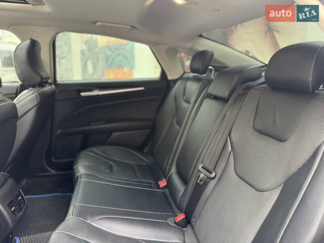 Білий Форд Фьюжен, об'ємом двигуна 2 л та пробігом 187 тис. км за 15000 $, фото 15 на Automoto.ua