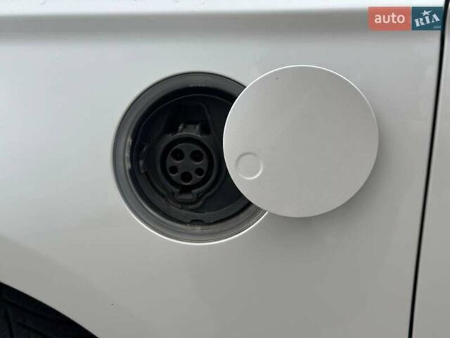 Белый Форд Фьюжн, объемом двигателя 2 л и пробегом 65 тыс. км за 17290 $, фото 12 на Automoto.ua