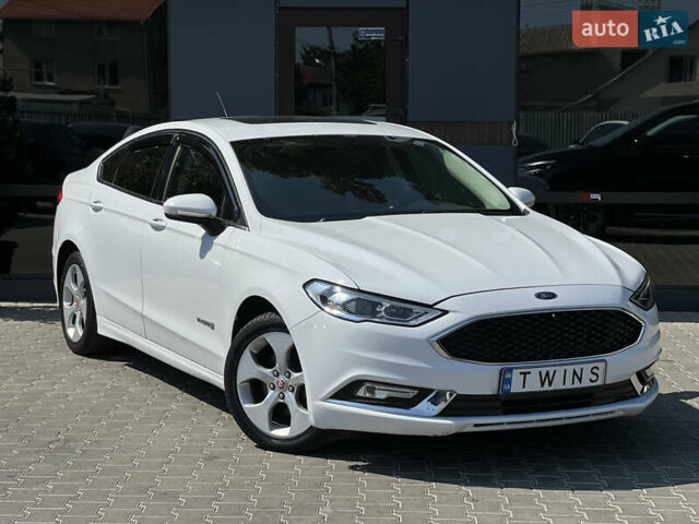 Білий Форд Фьюжен, об'ємом двигуна 2 л та пробігом 173 тис. км за 15900 $, фото 2 на Automoto.ua