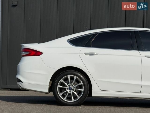 Белый Форд Фьюжн, объемом двигателя 2 л и пробегом 182 тыс. км за 15650 $, фото 14 на Automoto.ua