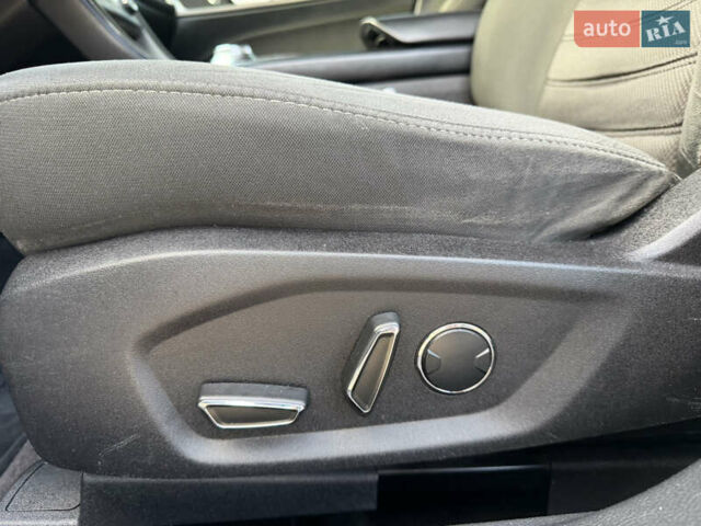 Білий Форд Фьюжен, об'ємом двигуна 2 л та пробігом 175 тис. км за 12500 $, фото 22 на Automoto.ua