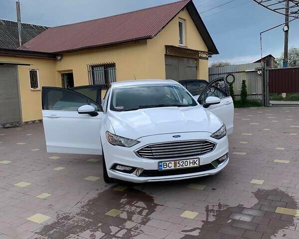 Білий Форд Фьюжен, об'ємом двигуна 1.5 л та пробігом 14 тис. км за 13000 $, фото 1 на Automoto.ua