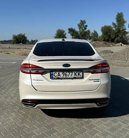 Білий Форд Фьюжен, об'ємом двигуна 2 л та пробігом 139 тис. км за 14000 $, фото 5 на Automoto.ua