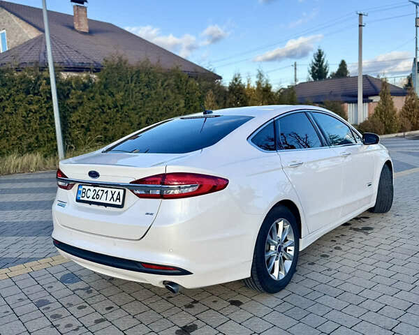 Белый Форд Фьюжн, объемом двигателя 2 л и пробегом 110 тыс. км за 14000 $, фото 12 на Automoto.ua
