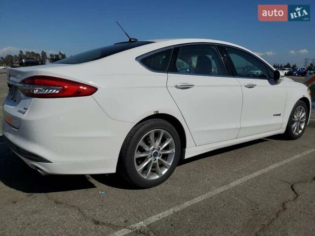 Белый Форд Фьюжн, объемом двигателя 0 л и пробегом 88 тыс. км за 2400 $, фото 2 на Automoto.ua