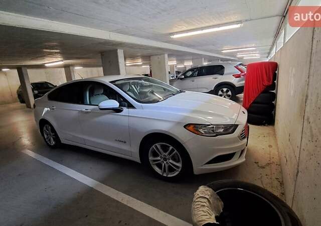 Белый Форд Фьюжн, объемом двигателя 2 л и пробегом 138 тыс. км за 13500 $, фото 3 на Automoto.ua