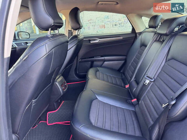 Білий Форд Фьюжен, об'ємом двигуна 2.5 л та пробігом 109 тис. км за 13200 $, фото 28 на Automoto.ua