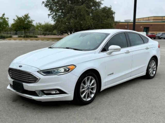 Белый Форд Фьюжн, объемом двигателя 2 л и пробегом 52 тыс. км за 2700 $, фото 2 на Automoto.ua