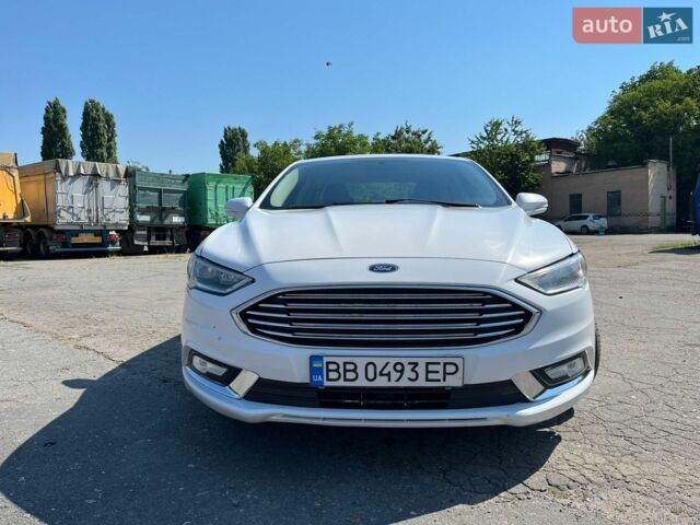 Білий Форд Фьюжен, об'ємом двигуна 2 л та пробігом 119 тис. км за 12000 $, фото 3 на Automoto.ua