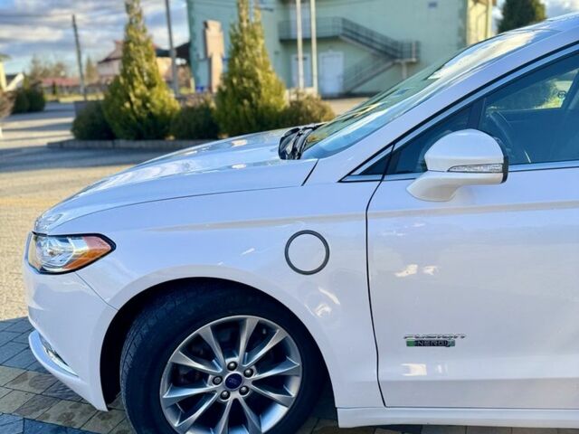 Белый Форд Фьюжн, объемом двигателя 2 л и пробегом 111 тыс. км за 14000 $, фото 19 на Automoto.ua