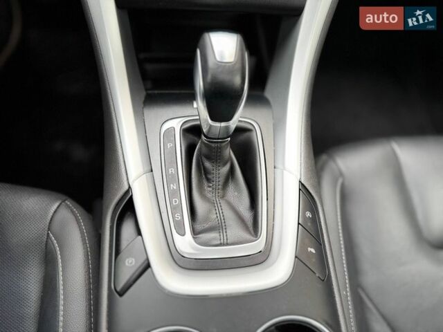 Білий Форд Фьюжен, об'ємом двигуна 2 л та пробігом 123 тис. км за 13999 $, фото 14 на Automoto.ua