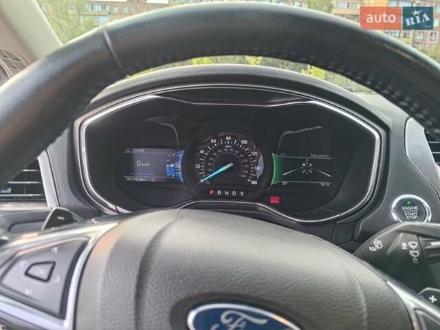 Форд Фьюжн 2017 в Кривом Роге на Automoto.ua Белый Форд Фьюжн, объемом двигателя 2 л и пробегом 97 тыс. км за 15800 $, фото 16 на Automoto.ua