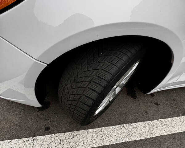 Білий Форд Фьюжен, об'ємом двигуна 2 л та пробігом 68 тис. км за 17200 $, фото 10 на Automoto.ua