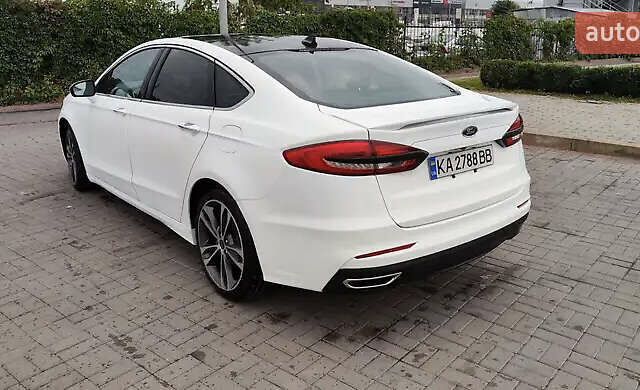 Белый Форд Фьюжн, объемом двигателя 2 л и пробегом 127 тыс. км за 14400 $, фото 3 на Automoto.ua