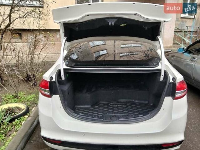 Белый Форд Фьюжн, объемом двигателя 2 л и пробегом 102 тыс. км за 14300 $, фото 18 на Automoto.ua